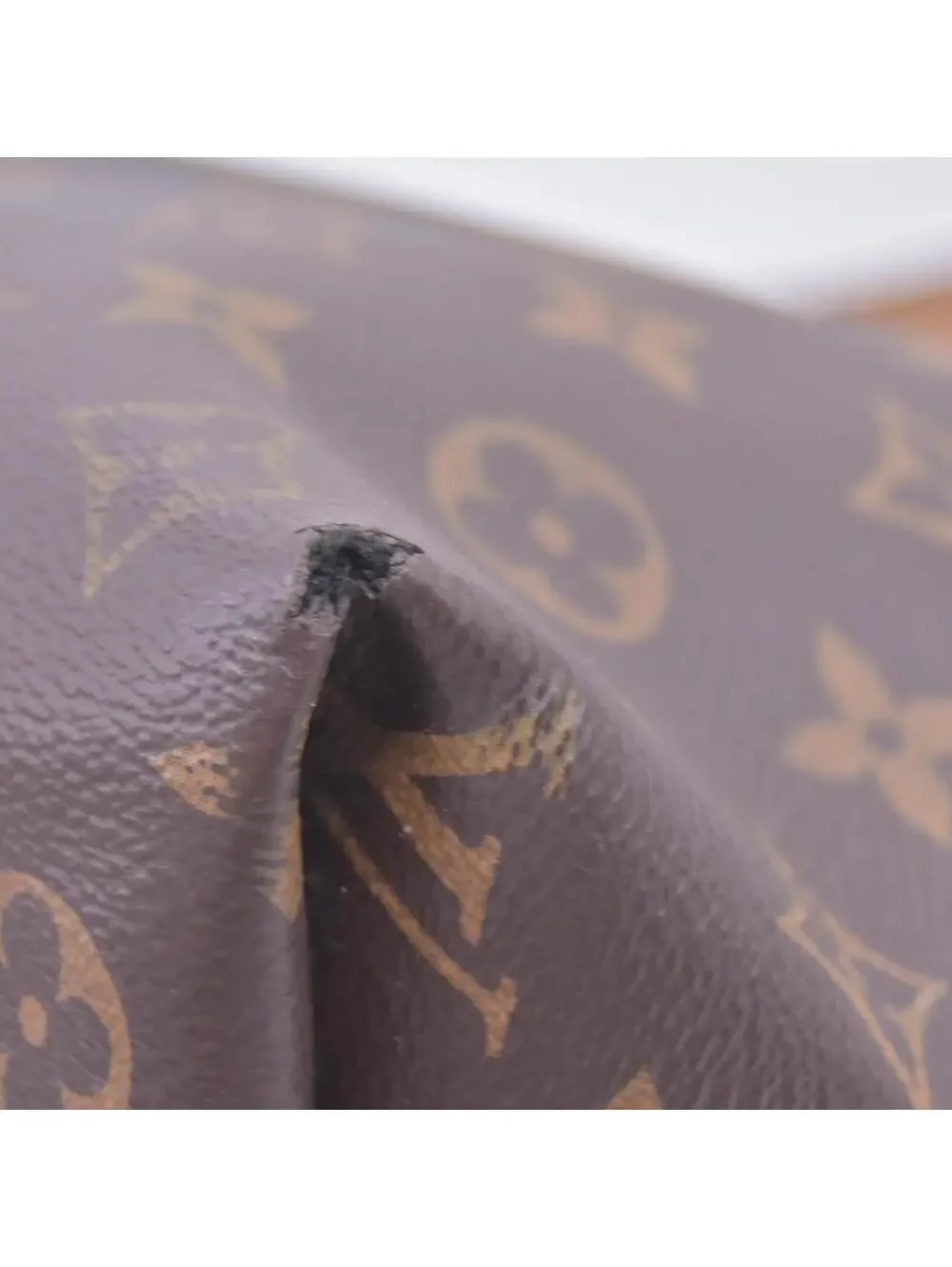 $2940 RFID Louis Vuitton Monogram Carryall PM